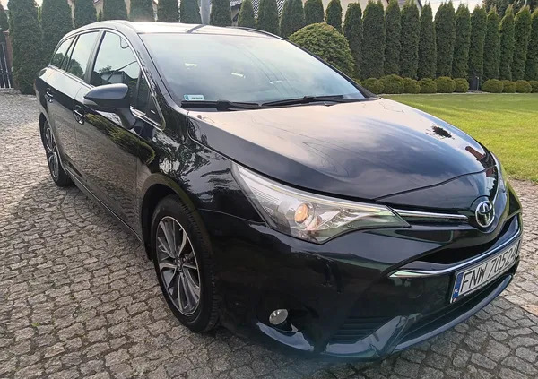 toyota avensis Toyota Avensis cena 56900 przebieg: 166000, rok produkcji 2017 z Szamocin